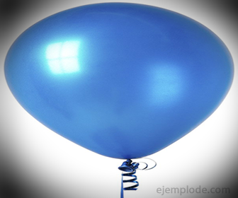 Das Volumen des Ballons ist viel größer als das komprimierte Gas umfassen würde