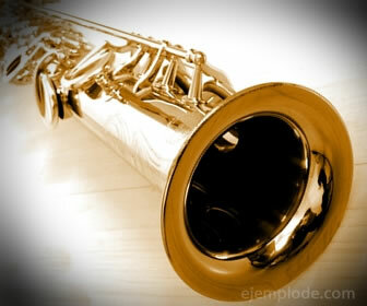Saxofone, instrumento de sopro.