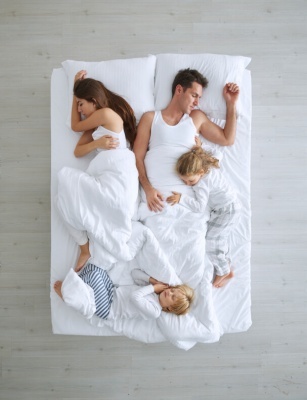 családi alvás
