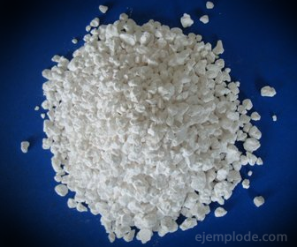 الملح المعدني: كلوريد الكالسيوم