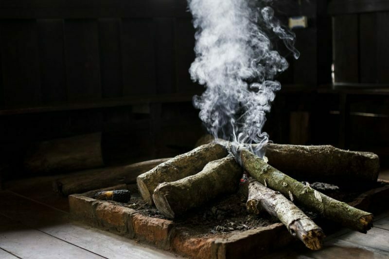 bois et fumée: du solide au gazeux