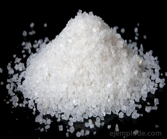 الملح المعدني: كلوريد الصوديوم