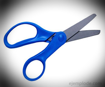 Acute Angle in an Open Scissor