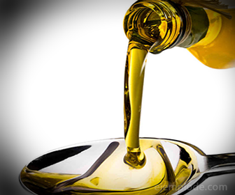 Olej, jedna z látek zahrnutých v organické chemii