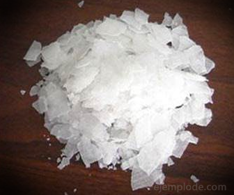 Caustic Soda flakes, appearance.