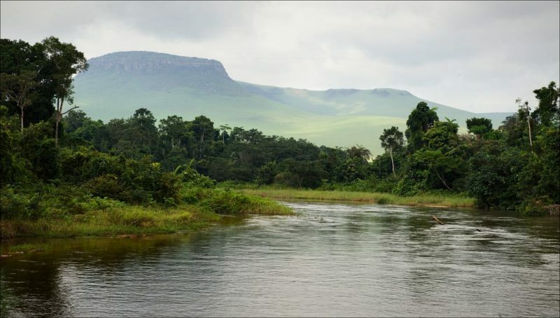 Κονγκό - ζούγκλα και ποτάμι